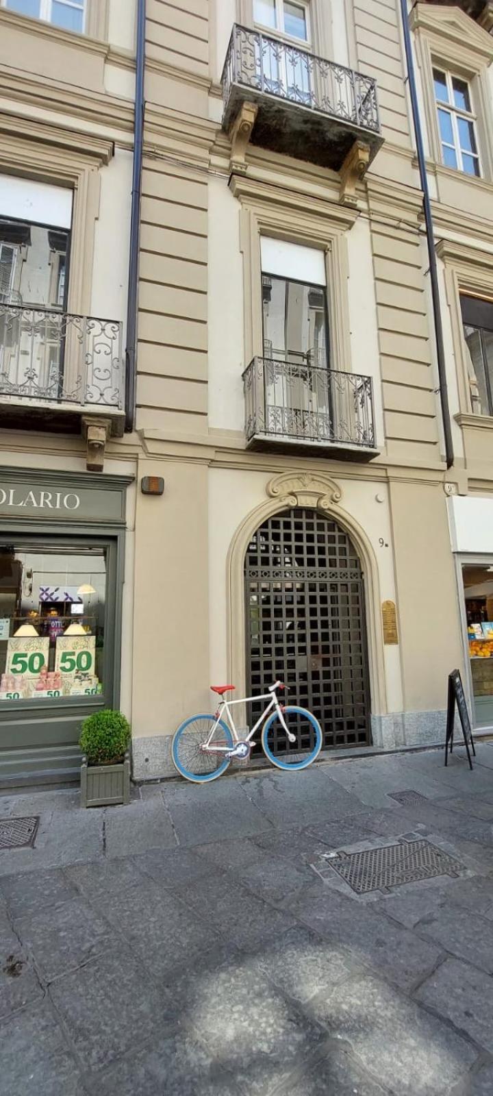 Acadamis - Garibaldi 9 Bis - Piazza Castello Apartamento Turim Exterior foto