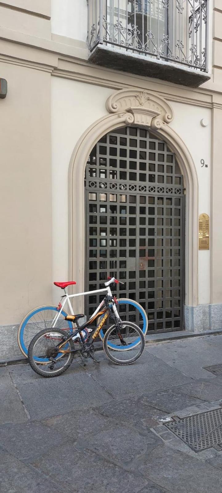 Acadamis - Garibaldi 9 Bis - Piazza Castello Apartamento Turim Exterior foto